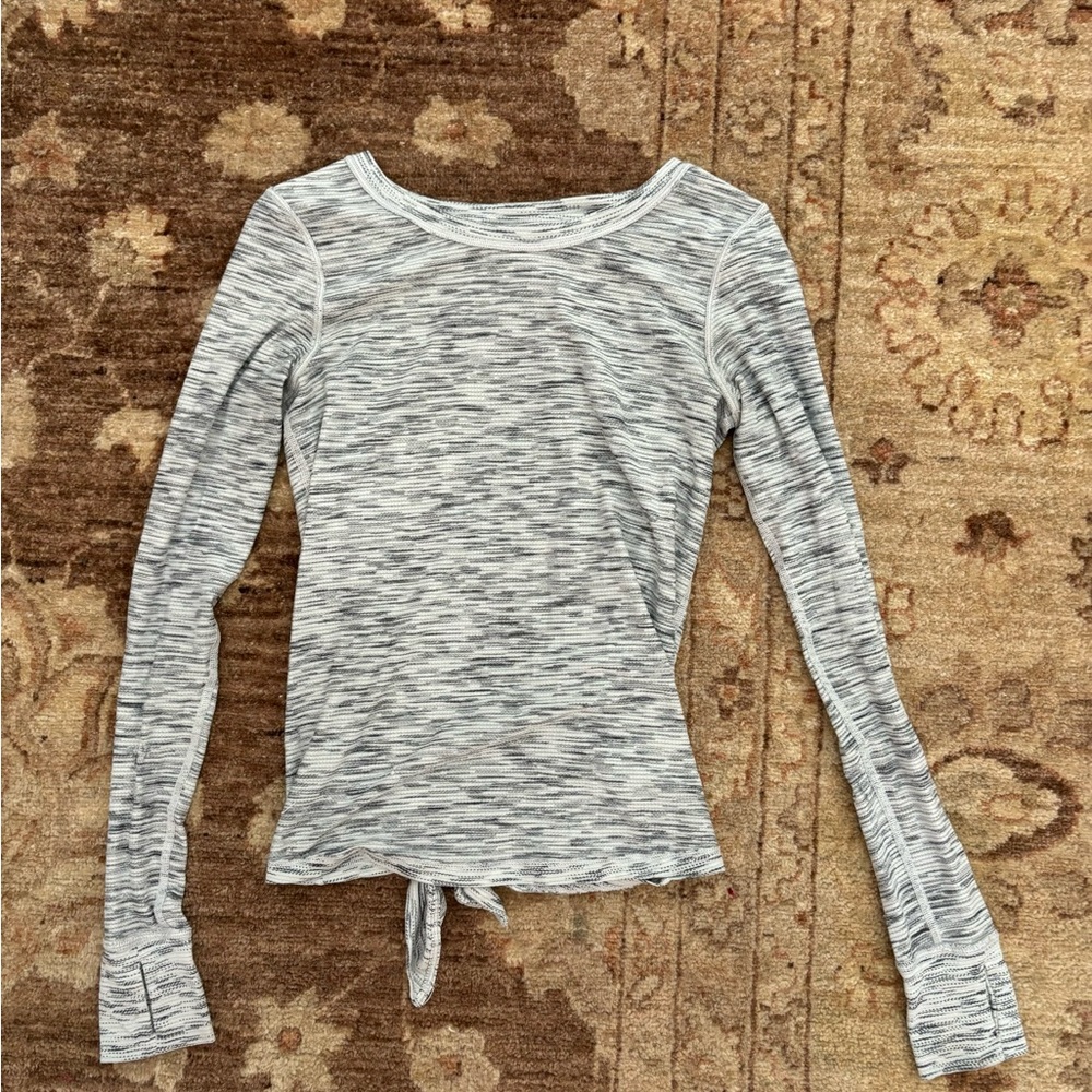 Lululemon Longsleeve Cutout back Size 4